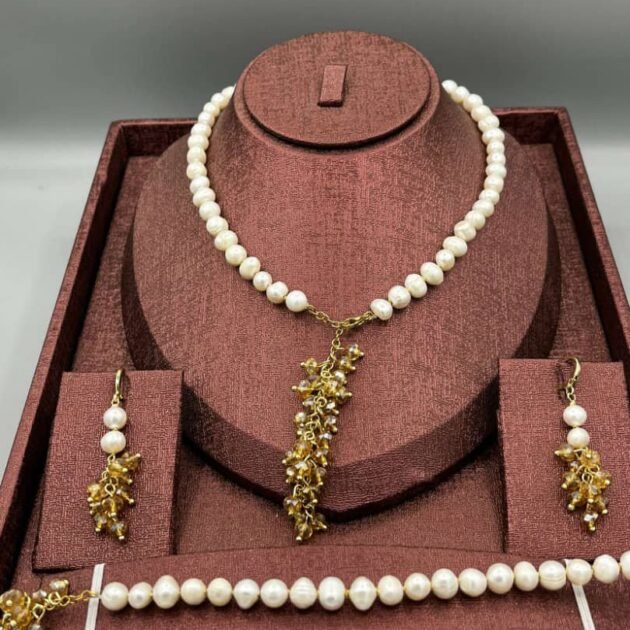 ✨✨طقم ندى من الجوهر الطبيعي والكريستال الحر💎✨✨