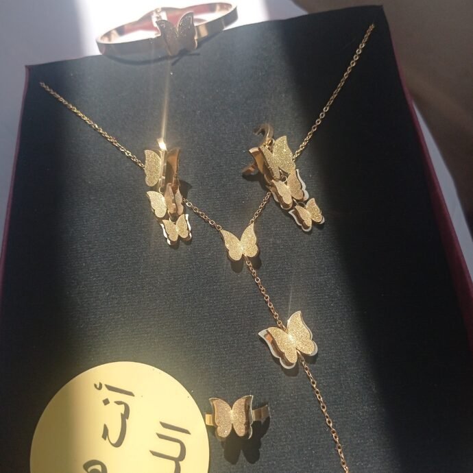 ✨✨بارور فراشة  4 بياس🦋🦋